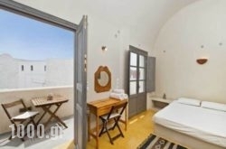 Prive Suites in Perissa, Sandorini, Cyclades Islands
