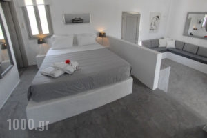 Aris Apartments Paros_best deals_Apartment_Cyclades Islands_Paros_Paros Rest Areas