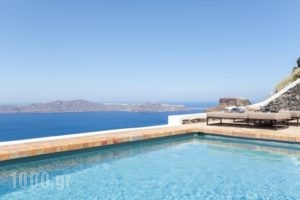 The Vasilicos_travel_packages_in_Cyclades Islands_Sandorini_Fira