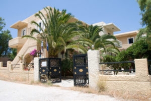 Little Bay_accommodation_in_Apartment_Crete_Chania_Stavros