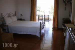Kasimis Rooms_travel_packages_in_Peloponesse_Messinia_Kyparisia